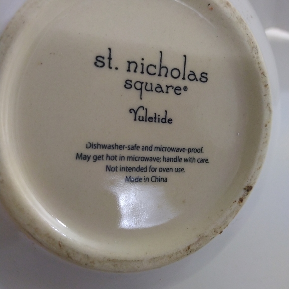 St.Nicholas Square Hand Painted Bowl - Picture 4 of 4